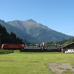 Apartment In Fieschertal With Swiss Alps Views شقة *