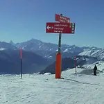 Apartment In Fieschertal With Swiss Alps Views شقة *