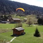 Apartment In Fieschertal With Swiss Alps Views شقة