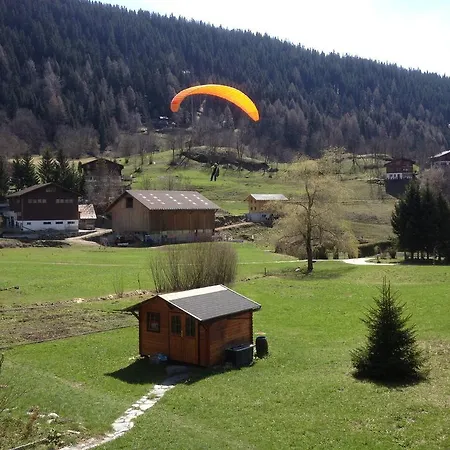 Apartment In Fieschertal With Swiss Alps Views 公寓
